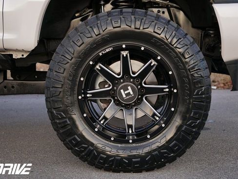 Used 2017 Ford F350 Platinum w/ Platinum Ultimate Package image 14