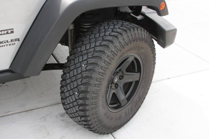 Used 2017 Jeep Wrangler Unlimited Sport w/ Quick Order Package 24S AWD/4WD image 12