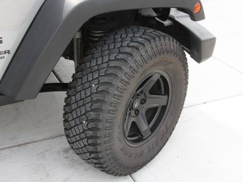 Used 2017 Jeep Wrangler Unlimited Sport w/ Quick Order Package 24S AWD/4WD image 12