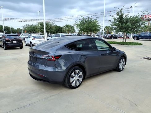 Used 2023 Tesla Model Y Long Range AWD/4WD image 5