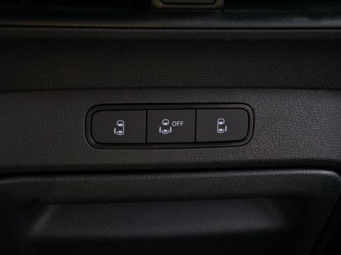 Certified 2025 Volkswagen ID. Buzz Pro S RWD image 27