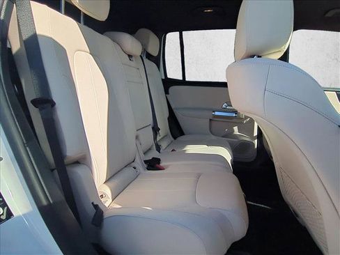 Certified 2025 Mercedes-Benz GLB 250 4MATIC image 20