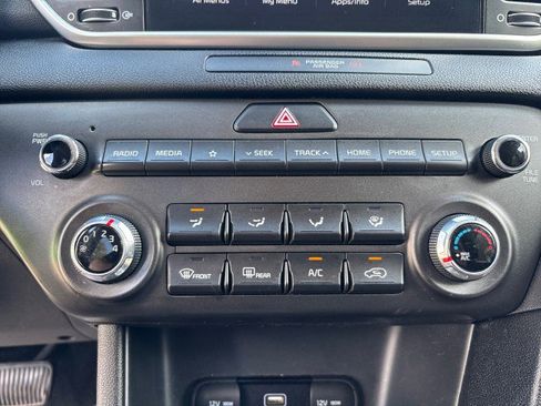 Used 2020 Kia Sportage LX image 18