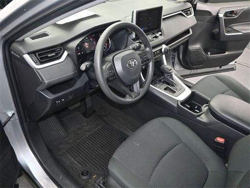 Used 2023 Toyota RAV4 LE image 5
