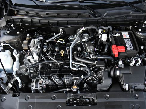 Used 2025 Nissan Altima 2.5 SV image 40