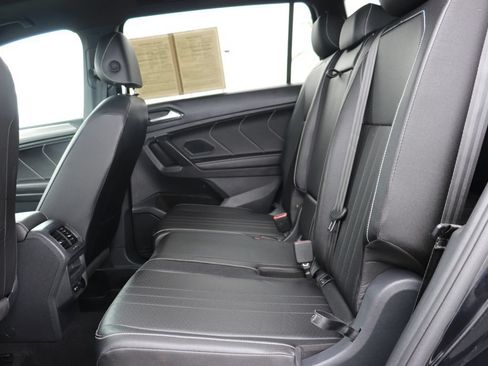 Used 2024 Volkswagen Tiguan SE R-Line FWD image 13