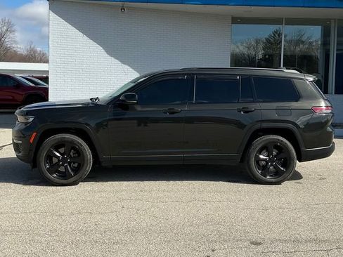 Used 2022 Jeep Grand Cherokee L Limited w/ Black Appearance Package image 2