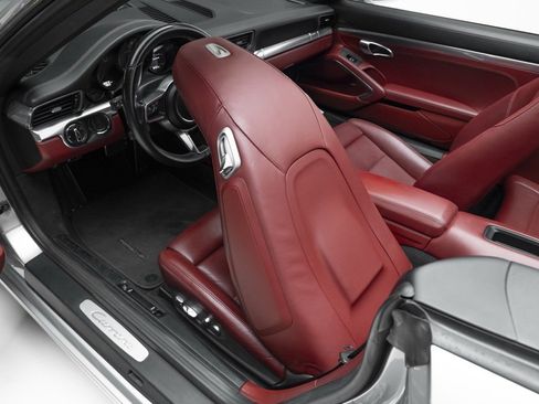 Used 2019 Porsche 911 Carrera image 16