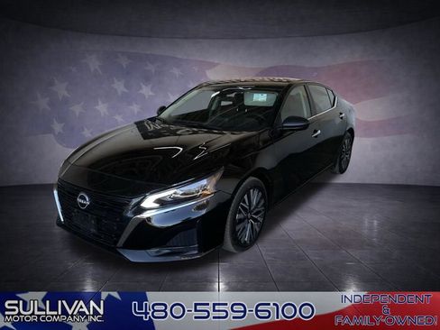 Used 2024 Nissan Altima 2.5 SV image 1