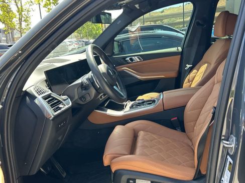 Used 2025 BMW X5 xDrive40i w/ Executive Package image 11