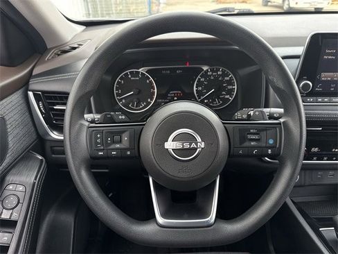 Used 2022 Nissan Rogue SV image 12