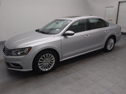 Used 2016 Volkswagen Passat 1.8T SE image 2