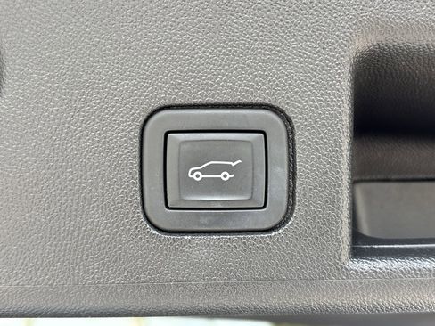 Used 2024 Chevrolet Equinox RS FWD image 9