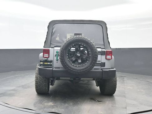Used 2018 Jeep Wrangler Unlimited Sport S AWD/4WD image 5
