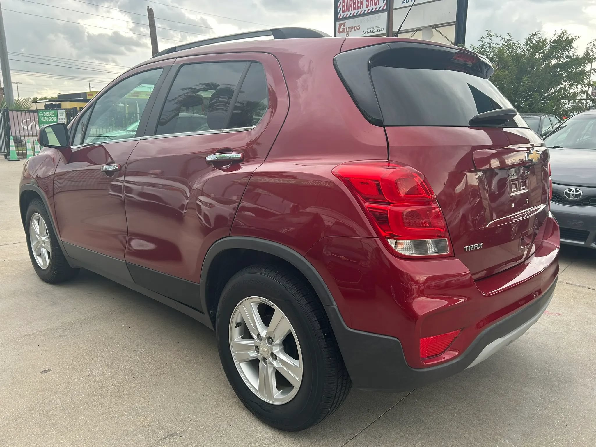 Used 2018 Chevrolet Trax LT w/ LT Convenience Package FWD image 3