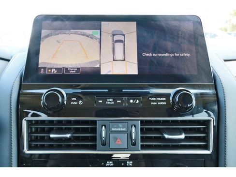 Used 2024 Nissan Armada SL w/ Captain's Chairs Package image 25