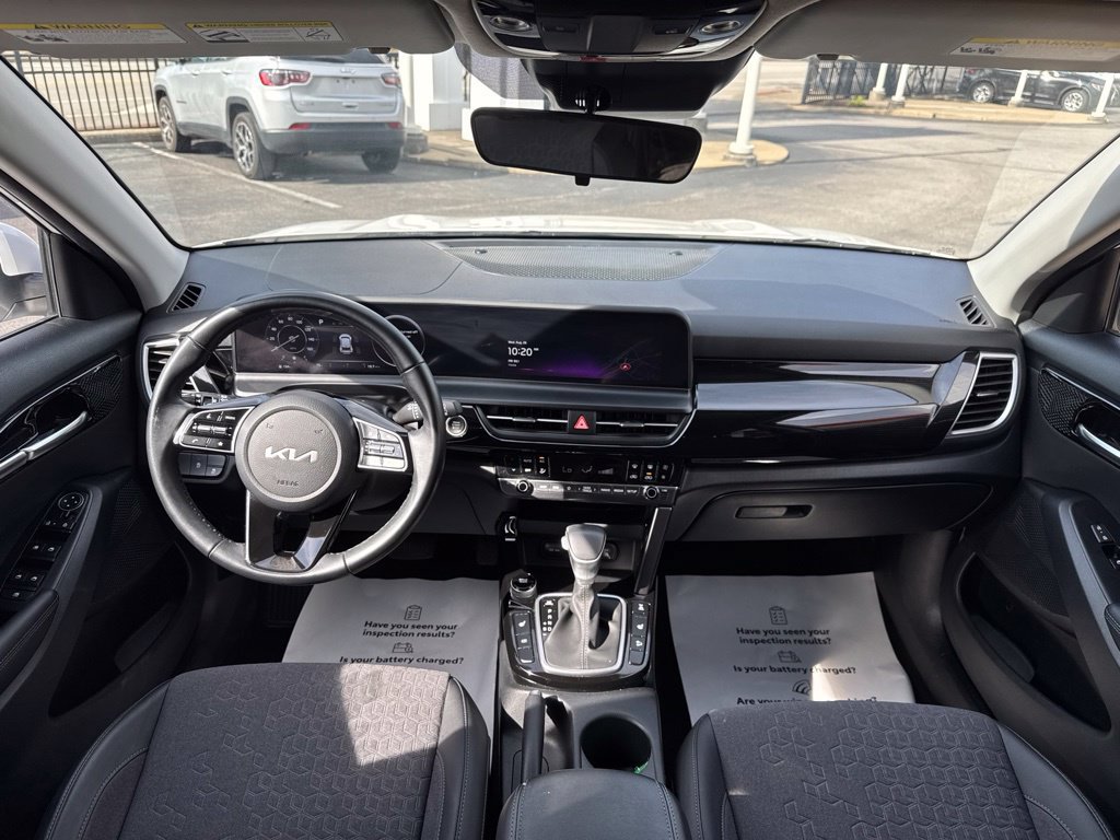 Used 2024 Kia Seltos S AWD/4WD image 17