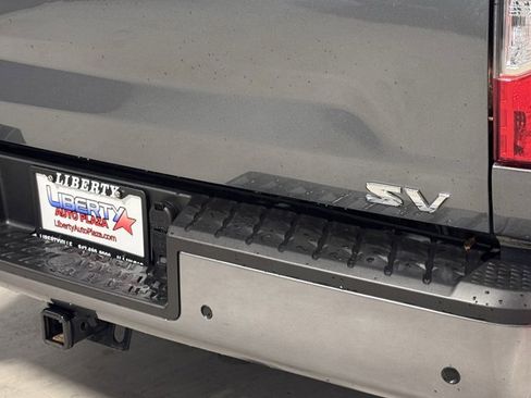 Used 2024 Nissan Titan SV w/ SV Convenience Package image 15