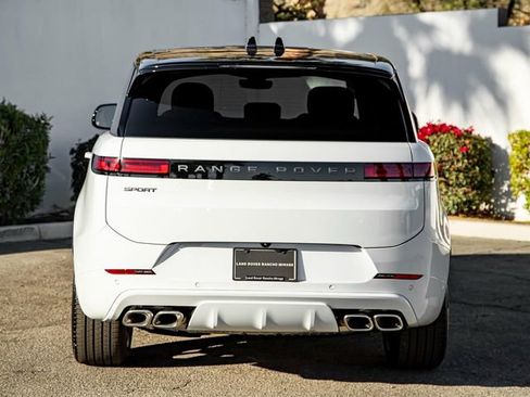 New 2025 Land Rover Range Rover Sport Dynamic SE AWD/4WD image 8