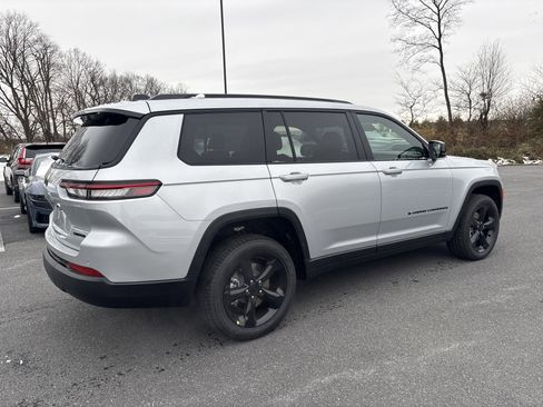 New 2025 Jeep Grand Cherokee L Limited image 6