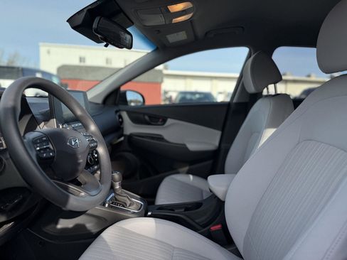Used 2023 Hyundai Kona SEL image 12