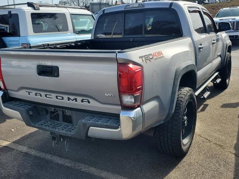 Used 2016 Toyota Tacoma TRD Off-Road w/ Towing Package image 9