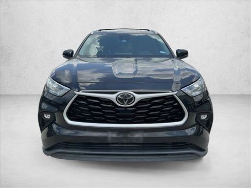 Used 2020 Toyota Highlander XLE FWD image 6