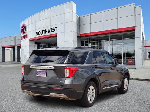 Used 2020 Ford Explorer XLT w/ Equipment Group 202A RWD image 5