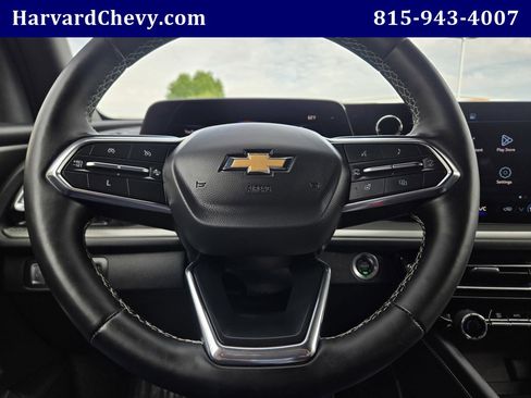 Used 2025 Chevrolet Traverse LT AWD/4WD image 16