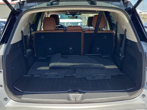 Certified 2025 Nissan Pathfinder Platinum w/ Cargo Package FWD image 7