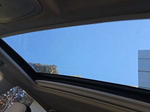 Used 2018 Toyota RAV4 XLE image 32