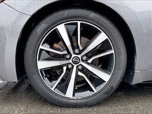 Used 2023 Nissan Maxima SL FWD image 34