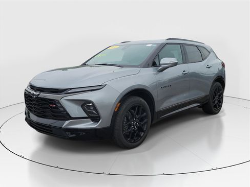 Used 2023 Chevrolet Blazer RS w/ Driver Confidence II Package AWD/4WD image 2