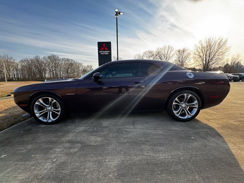 Used 2021 Dodge Challenger R/T image 4