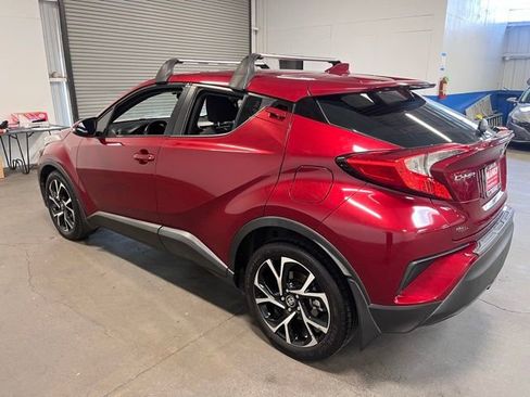 Used 2018 Toyota C-HR XLE image 5
