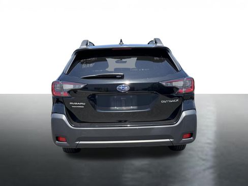 Used 2024 Subaru Outback Premium AWD/4WD image 6