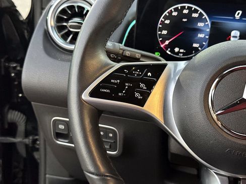 Certified 2025 Mercedes-Benz GLB 250 image 28