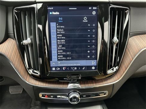 Certified 2023 Volvo XC60 B6 Ultimate w/ Climate Package image 16