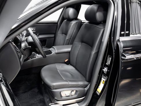 Used 2011 Rolls-Royce Ghost image 8