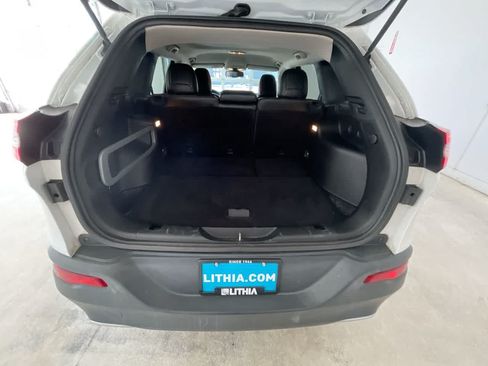 Used 2016 Jeep Cherokee Limited FWD image 22