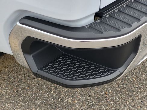 New 2026 GMC Sierra 1500 SLT w/ SLT Premium Package image 10