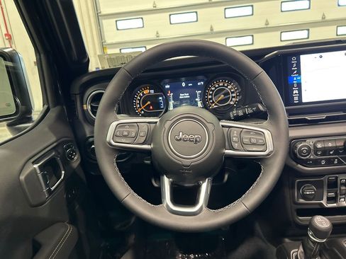 New 2025 Jeep Wrangler Sahara image 30