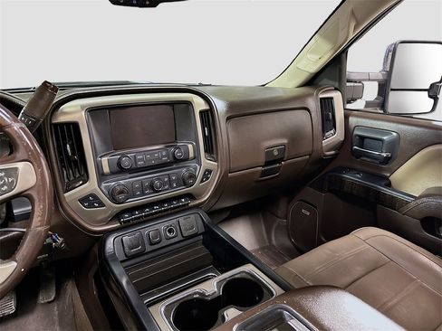 Used 2015 GMC Sierra 3500 Denali w/ Duramax Plus Package image 25