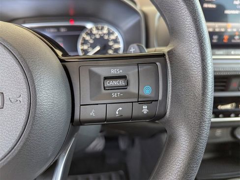 Used 2023 Nissan Rogue SV image 22