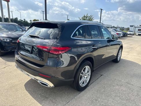 Used 2025 Mercedes-Benz GLC 300 4MATIC image 5