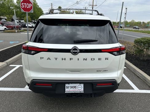 Certified 2024 Nissan Pathfinder SV w/ SV Premium Package AWD/4WD image 6