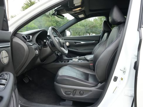 Used 2023 INFINITI QX50 Sport FWD image 17