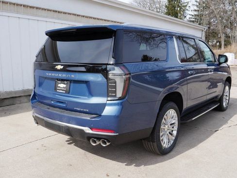 New 2026 Chevrolet Suburban Premier image 7