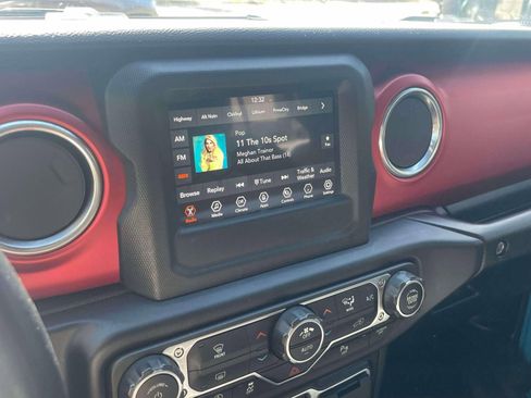 Used 2021 Jeep Wrangler Unlimited Rubicon w/ Safety Group image 26