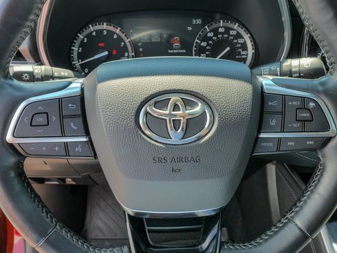 Used 2021 Toyota Highlander Limited AWD/4WD image 28